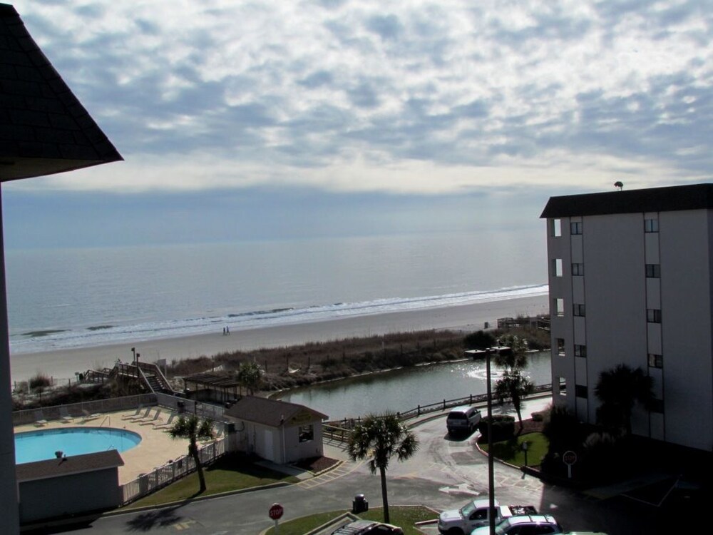 Deluxe Condo, 2 Bedrooms, Kitchen, Ocean View - Beach/Ocean View