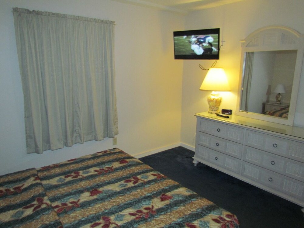 Deluxe Condo, 2 Bedrooms, Kitchen, Park View (Bedding May Vary) - Guestroom
