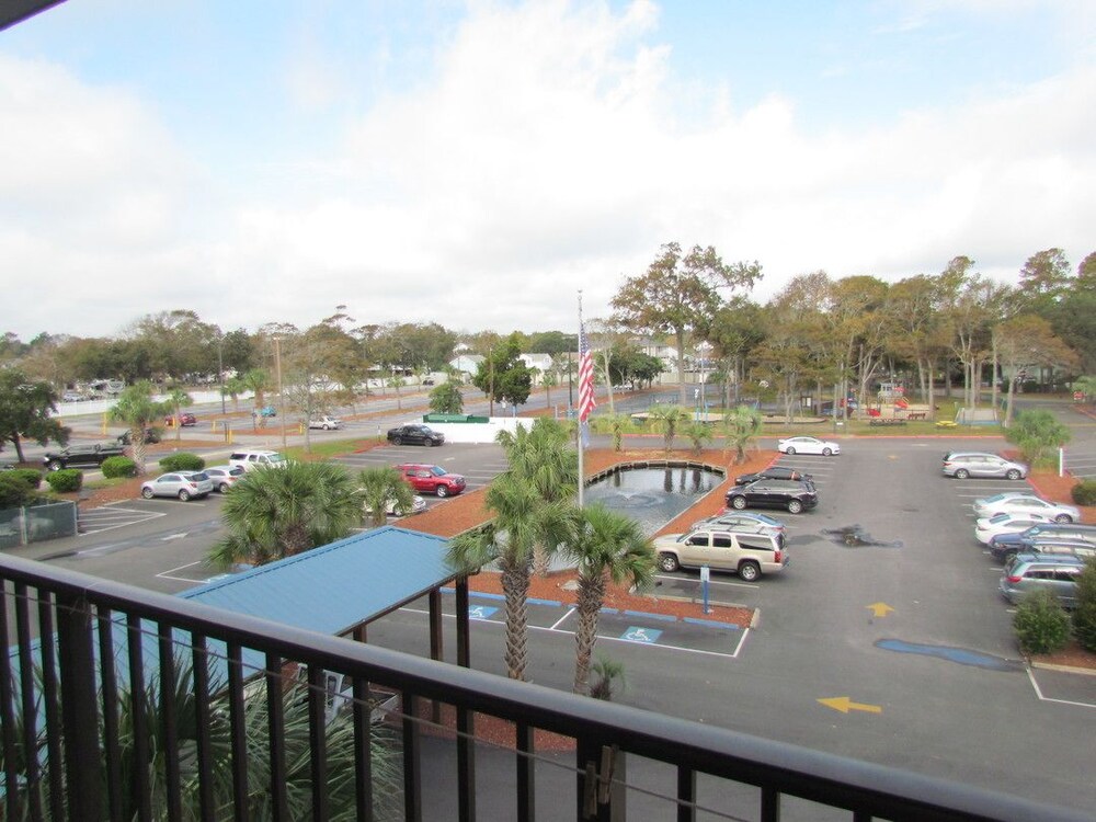Deluxe Condo, 2 Bedrooms, Kitchen, Park View (Bedding May Vary) - Park View