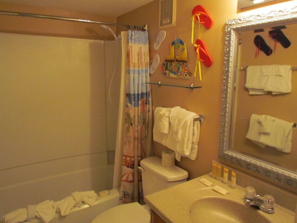 Deluxe Condo, 1 Bedroom, Kitchen, Partial Ocean View - Bathroom
