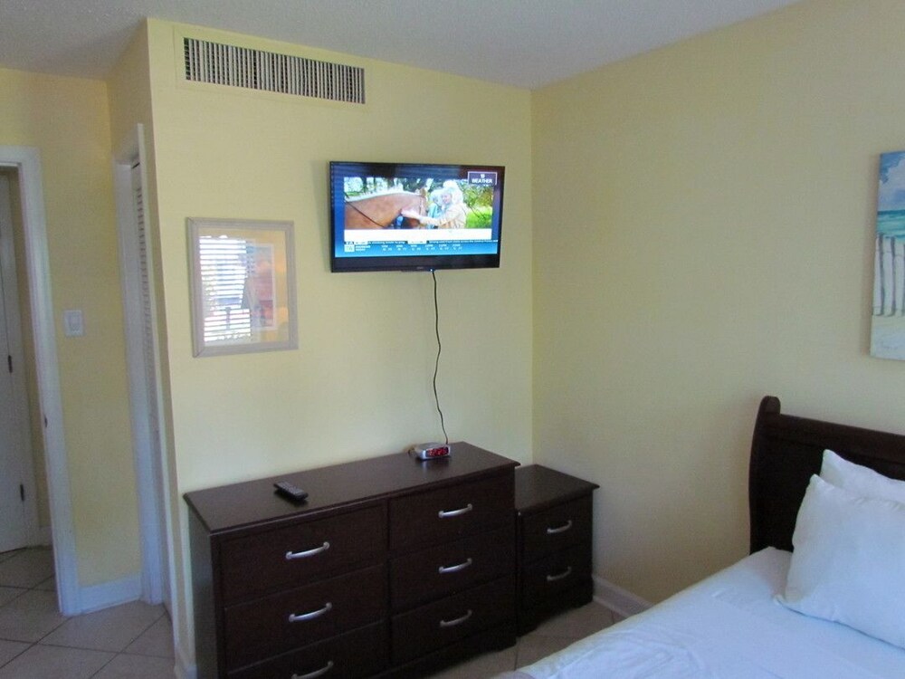 Deluxe Condo, 2 Bedrooms, Kitchen, Park View (Bedding May Vary) - Guestroom