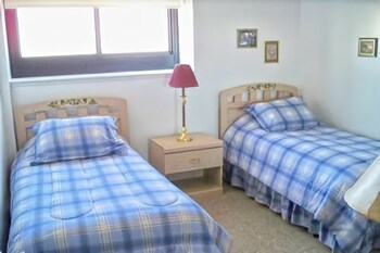 Deluxe Condo, 2 Bedrooms, Kitchen, Ocean View - Guestroom