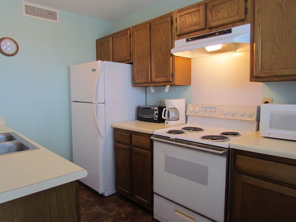 Deluxe Condo, 2 Bedrooms, Kitchen, Ocean View - In-Room Kitchen