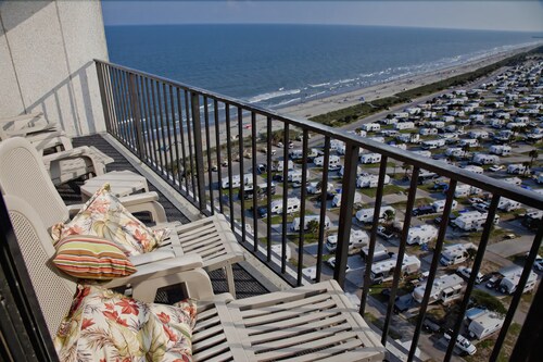 Deluxe Condo, 2 Bedrooms, Kitchen, Ocean View