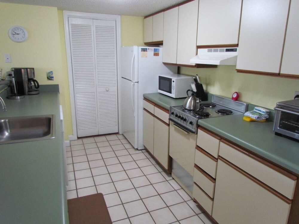 Deluxe Condo, 2 Bedrooms, Kitchen, Park View (Bedding May Vary) - In-Room Kitchen