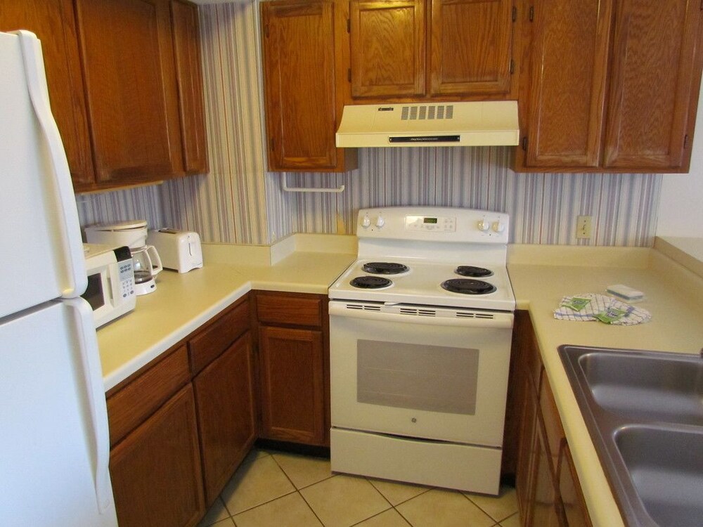 Deluxe Condo, 2 Bedrooms, Kitchen, Park View (Bedding May Vary) - In-Room Kitchen