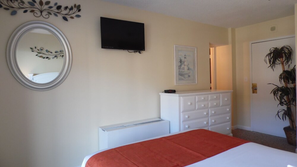 Deluxe Condo, 2 Bedrooms, Kitchen, Ocean View - Guestroom
