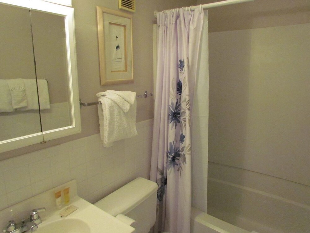 Deluxe Condo, 2 Bedrooms, Kitchen, Ocean View - Bathroom