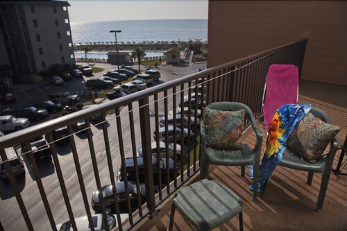 Deluxe Condo, 2 Bedrooms, Kitchen, Ocean View