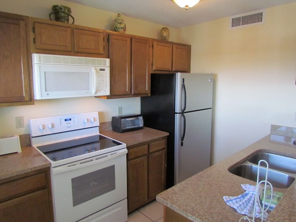 Deluxe Condo, 2 Bedrooms, Kitchen, Ocean View - In-Room Kitchen