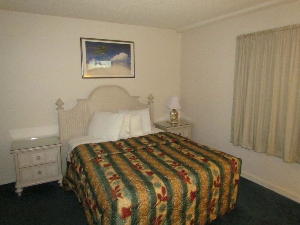 Deluxe Condo, 2 Bedrooms, Kitchen, Park View (Bedding May Vary) - Guestroom