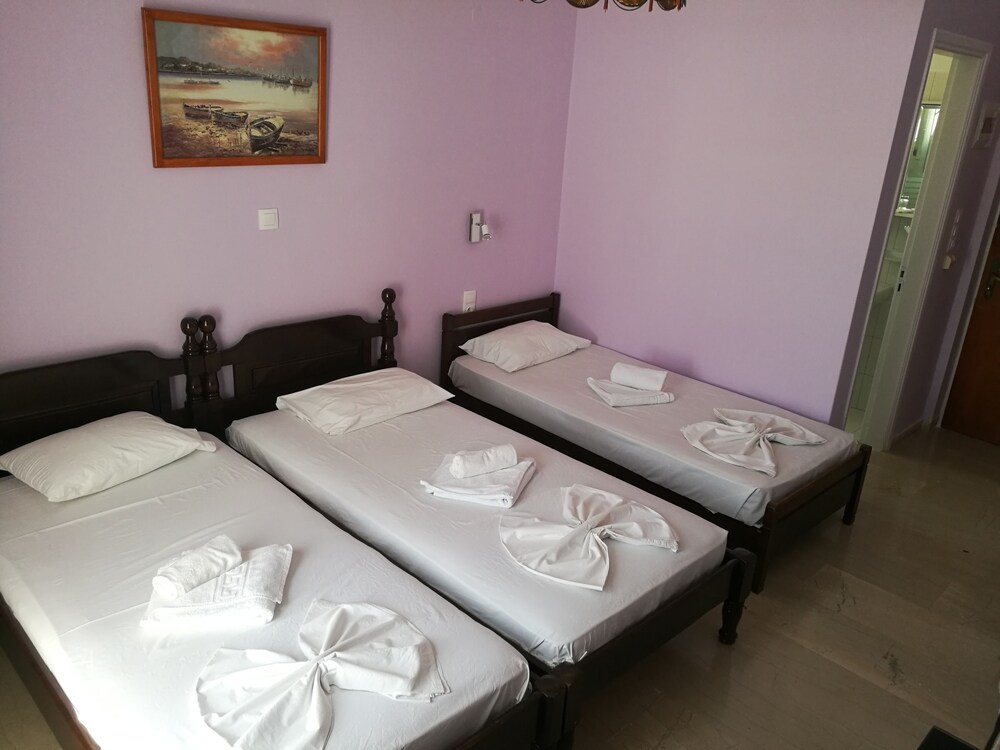 Triple Room - Guestroom