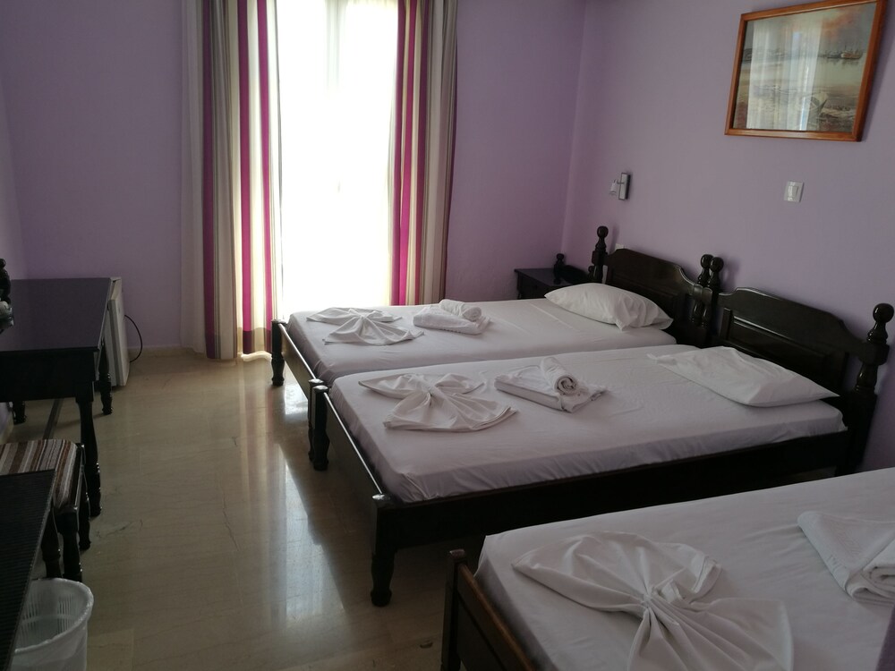 Triple Room - Guestroom