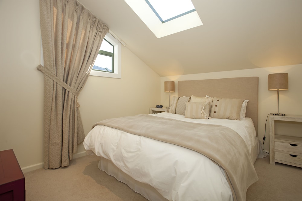 Whenua Luxury Apartment - Guestroom