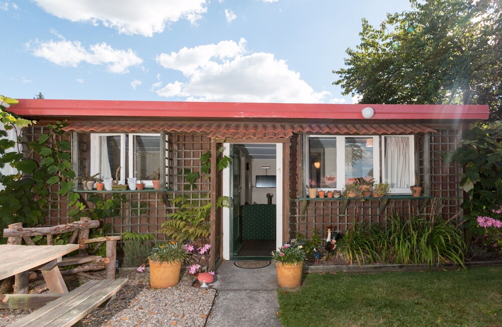 Cottages in the Gardens - Guestroom