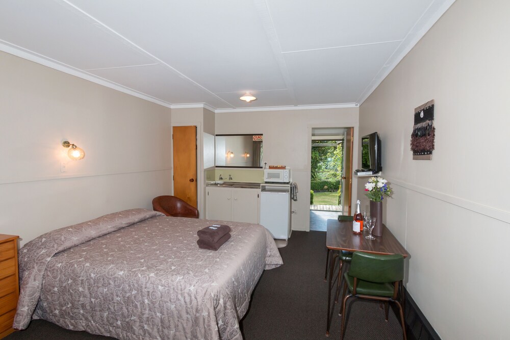 Studio Unit #1 - Guestroom