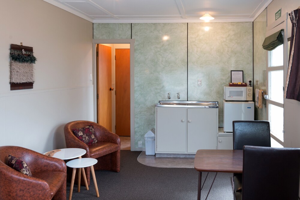 Queen Studio - Guestroom
