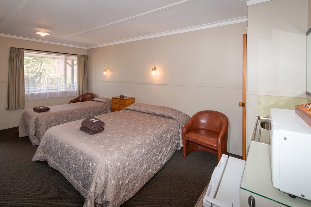 Studio Unit #1 - Guestroom