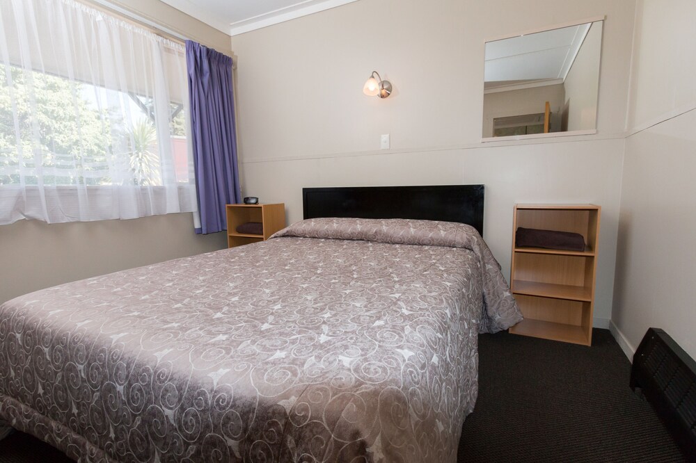 2 Bedroom Apartment - Guestroom