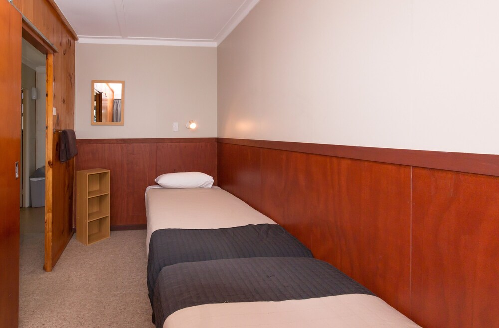 3 Bedroom Family Unit - Guestroom