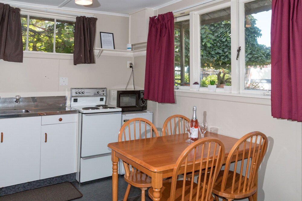 Cottages in the Gardens - In-Room Kitchenette