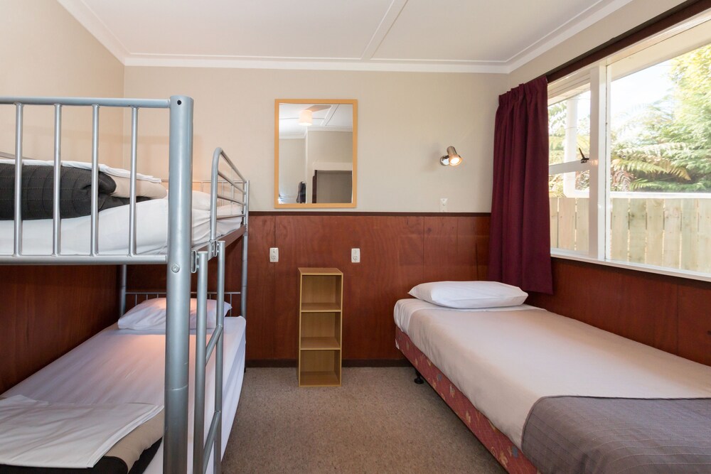 3 Bedroom Family Unit - Guestroom