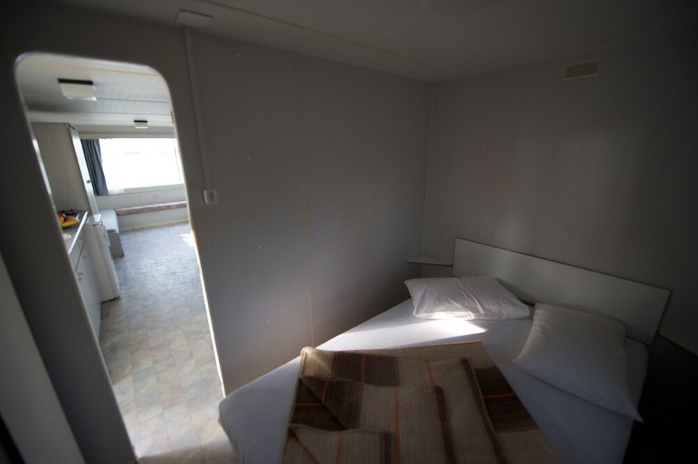 Classic Mobile Home - Guestroom