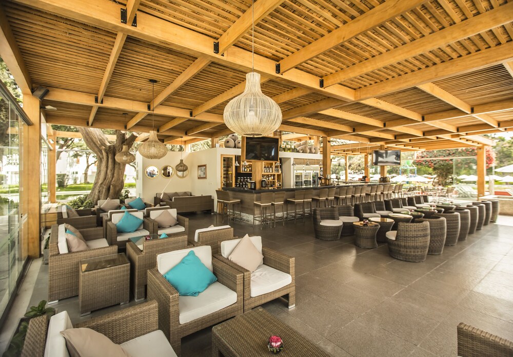 Poolside Bar