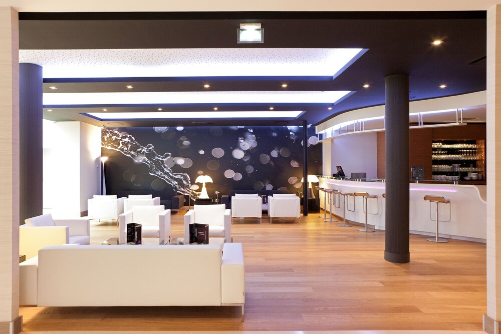 Hotel Bar