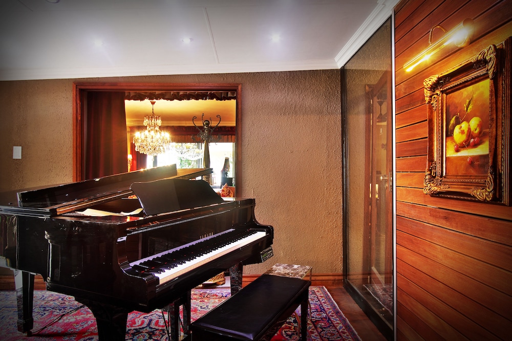 Hotel Lounge