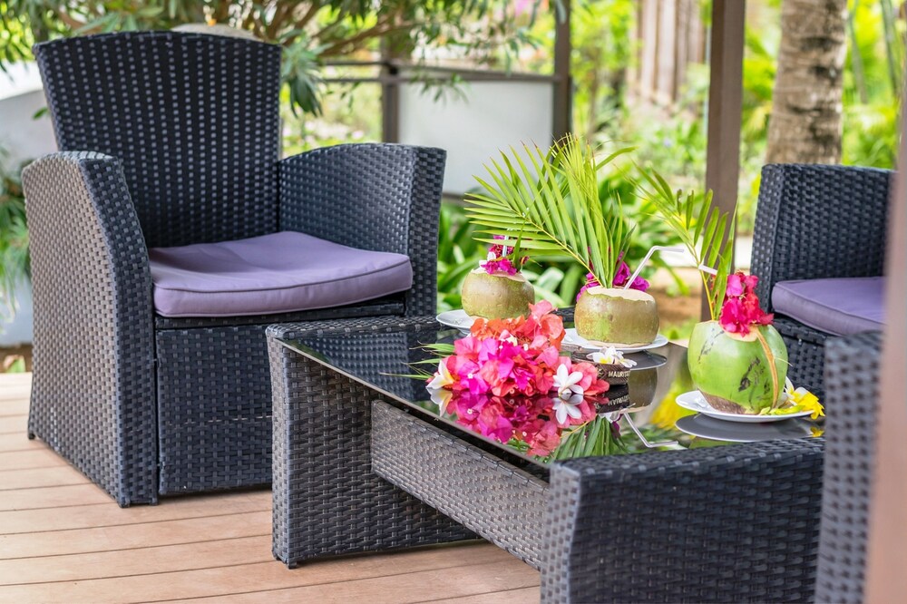 Poolside Bar
