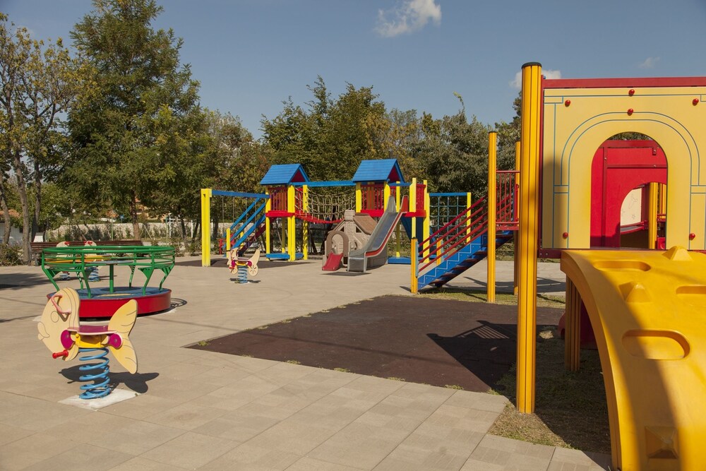 Childrens Play Area - Outdoor