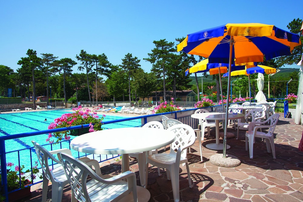 Poolside Bar