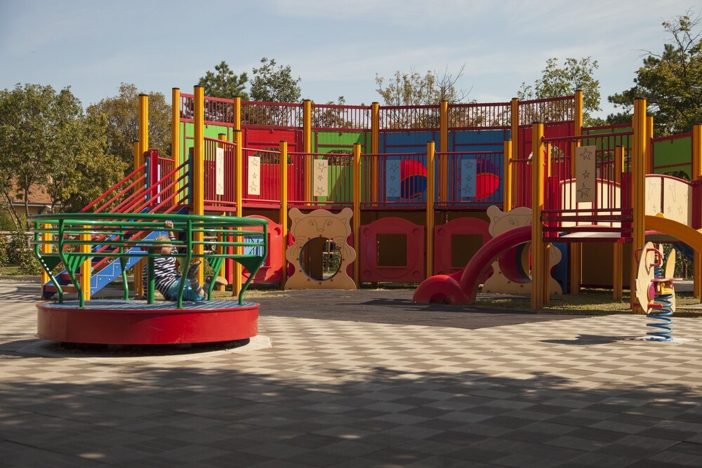 Childrens Play Area - Outdoor