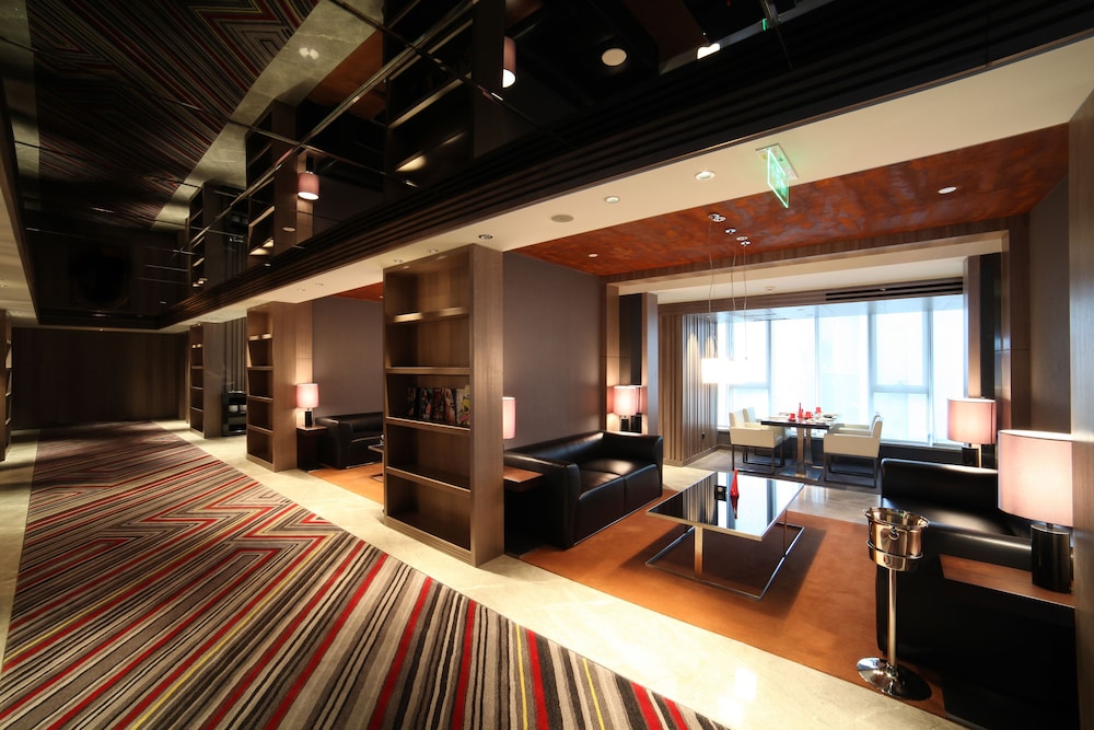 Hotel Lounge
