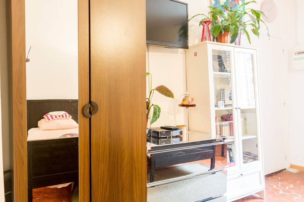 Studio, Multiple Beds - Bathroom