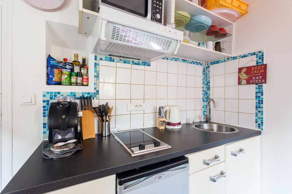 Standard Studio - In-Room Kitchenette