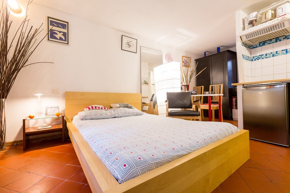 Standard Studio - Guestroom