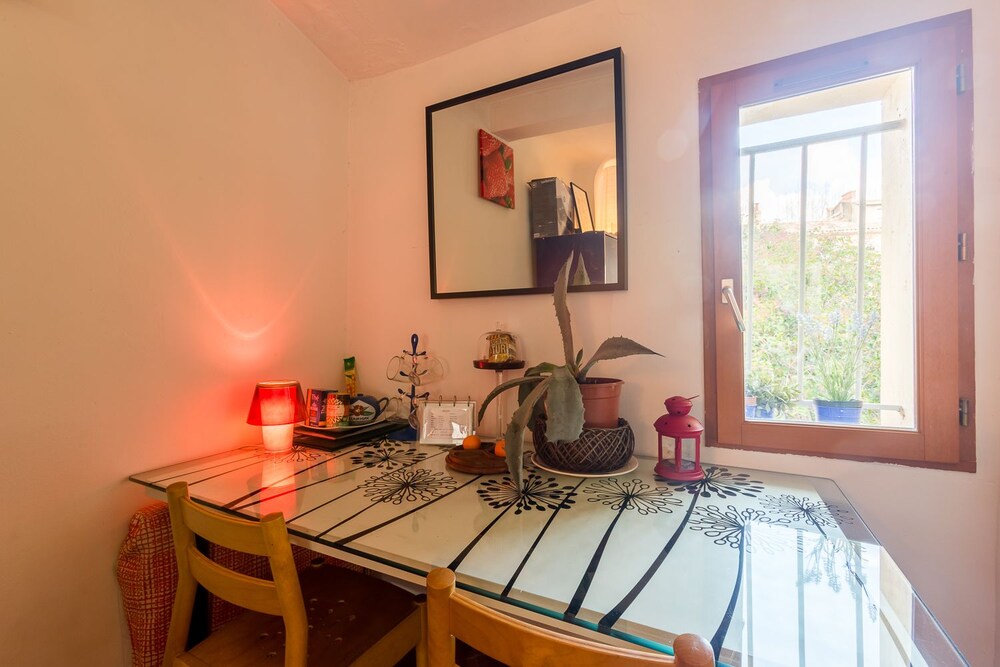 Standard Studio - In-Room Dining