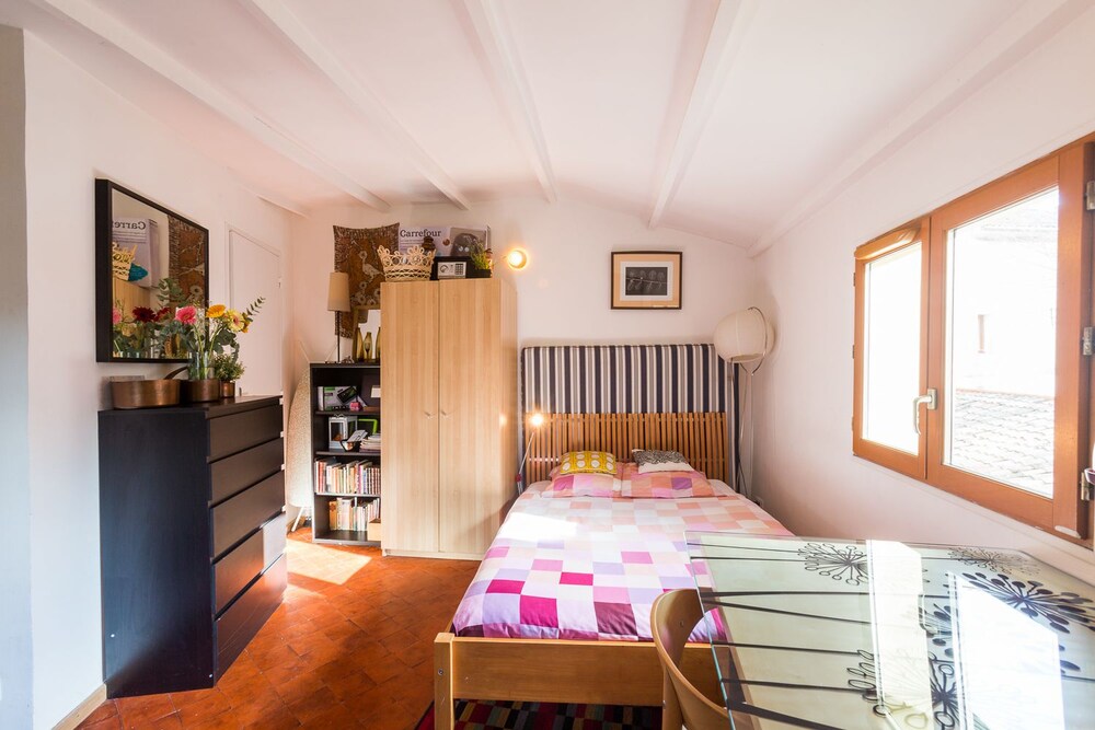 Standard Studio - Guestroom