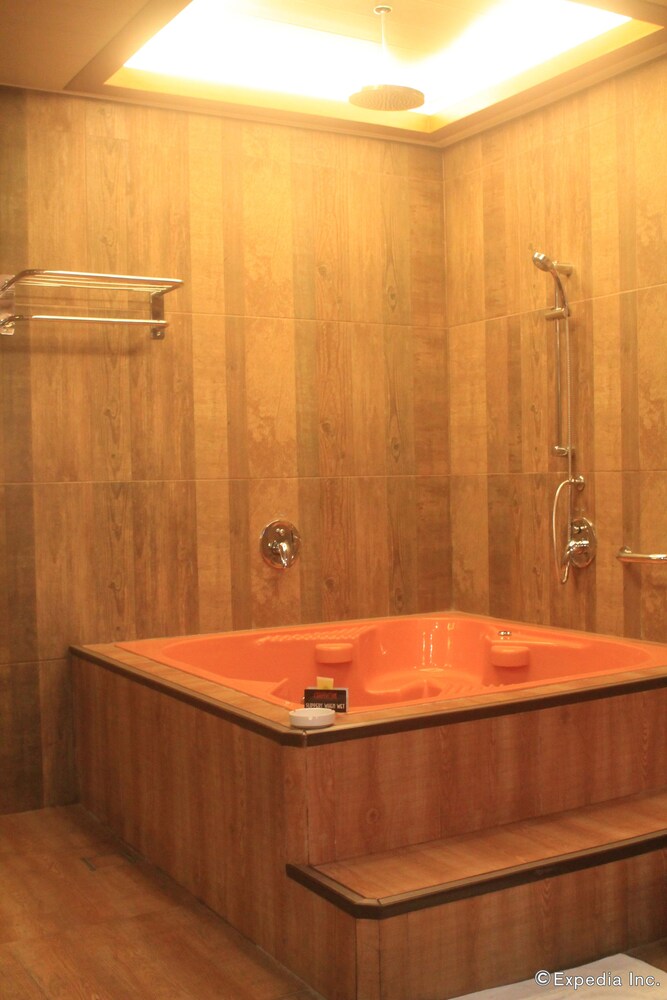 Jetted Tub
