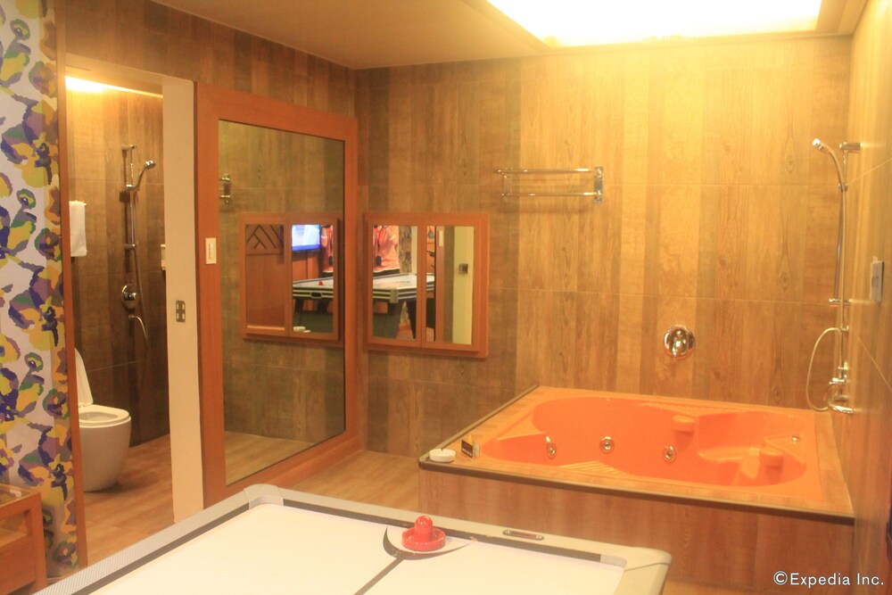 Jetted Tub