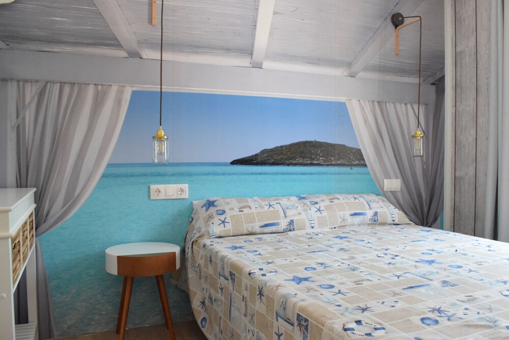 Deluxe Bungalow, 2 Bedrooms, Terrace - Guestroom