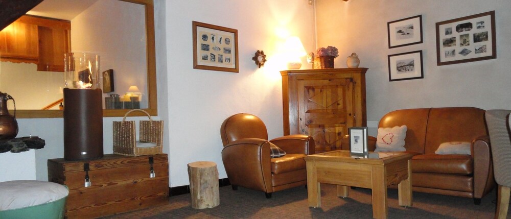 Executive Lounge