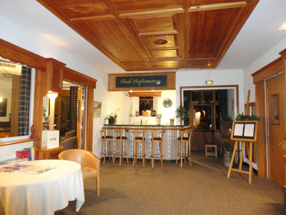 Hotel Bar