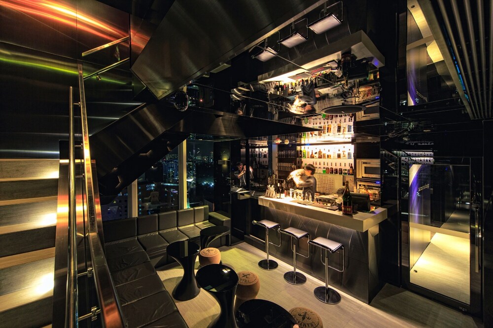 Hotel Lounge