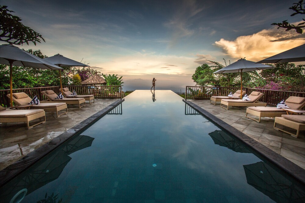 Infinity Pool
