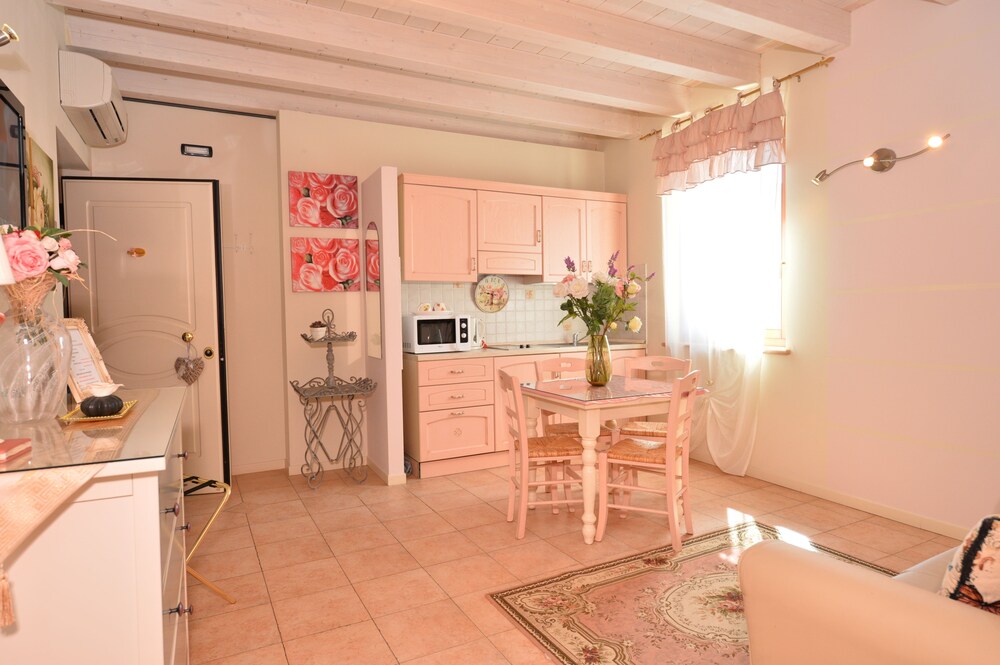 Superior Apartment, 1 Bedroom - In-Room Dining