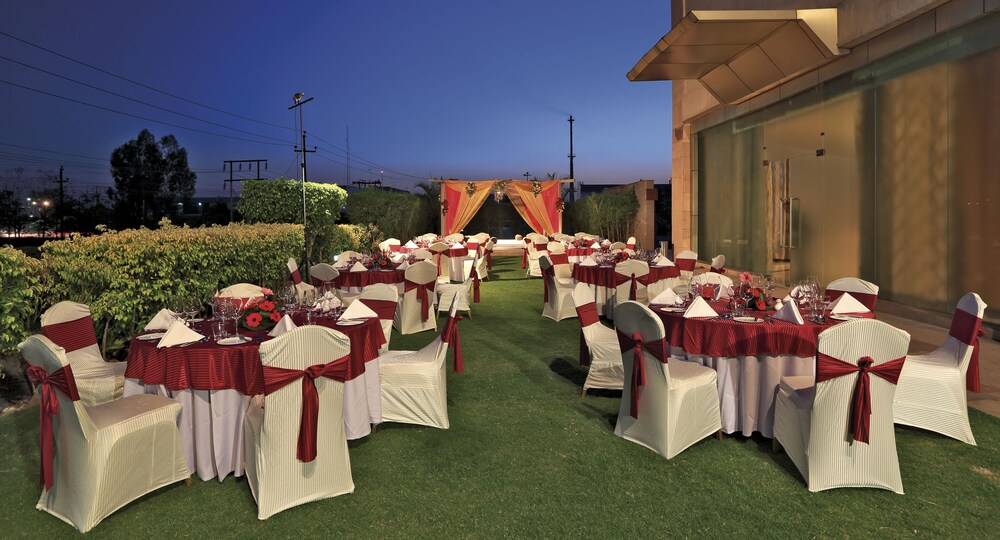 Outdoor Banquet Area