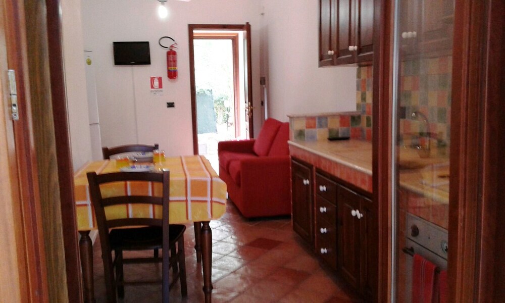 Two bedroom apartment with garden 6 pax - Guestroom